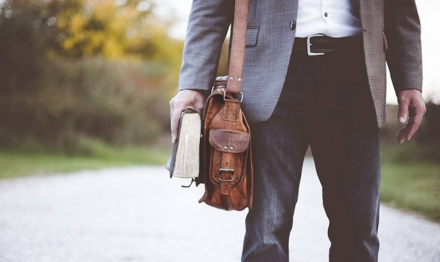 Προσλήψεις σε δημόσια ΙΕΚ - Δείτε αναλυτικά στους πίνακες τις θέσεις και την περιοχή