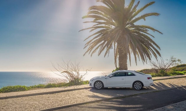 Ναύπακτος: Αυτοκίνητο… βούτηξε στην θάλασσα – Απίστευτες εικόνες (pics)