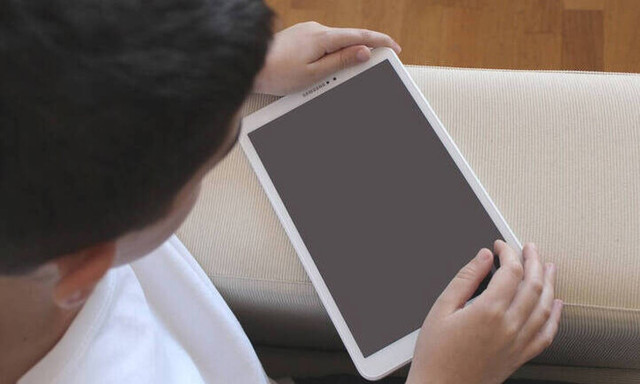 Κοινωνικά δίκτυα μόνο με… γονική συναίνεση για τα Ελληνόπουλα