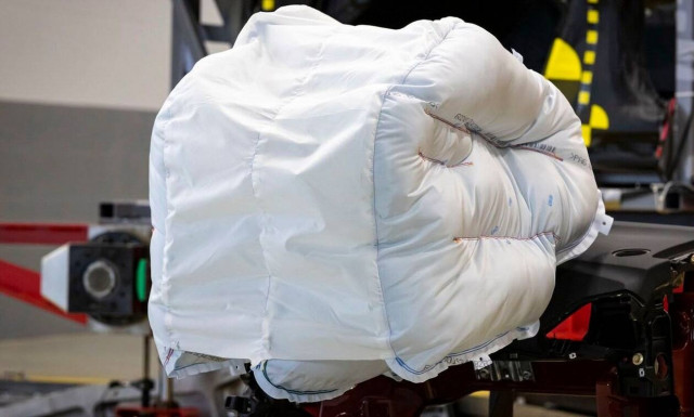 Δείτε πως λειτουργεί ο νέος αερόσακος της Honda (vid)