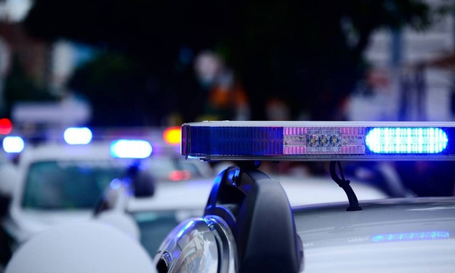 Τον σταμάτησαν για έλεγχο: «Πάγωσαν» οι αστυνομικοί με αυτό που βρήκαν στη νεκροφόρα (vid)