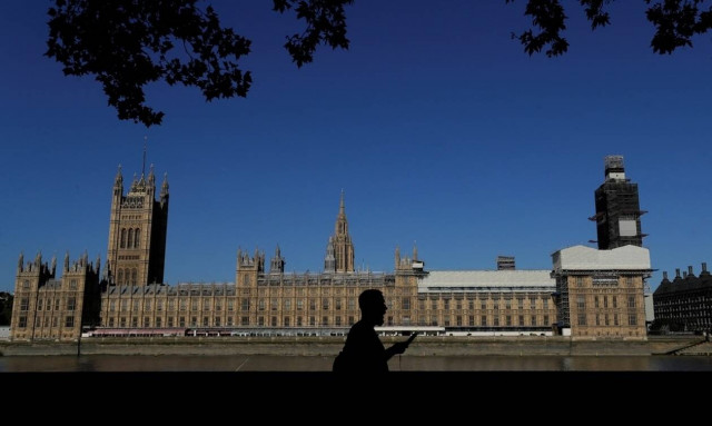 Brexit: Η αντιπολίτευση ζητά από τον Τζόνσον να ανοίξει τη Βουλή