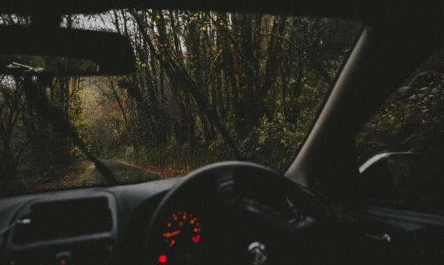 Ο πιο απίστευτος οδηγός: Αυτό που έκανε του κόστισε ακριβά! (pics)