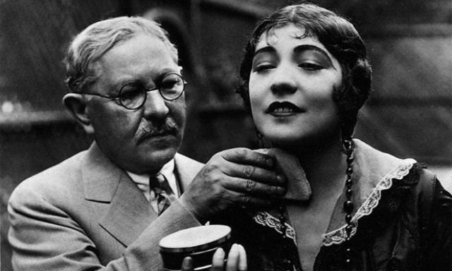 Σαν σήμερα το 1938 πέθανε ο Μαξ Φάκτορ, ιδρυτής της ομώνυμης εταιρείας καλλυντικών 