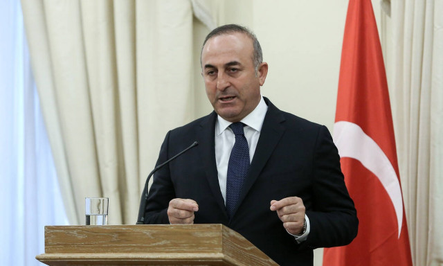 Νέες απειλές Τσαβούσογλου: Θα σας «πνίξουμε» στους πρόσφυγες - Ασφυκτιά η Μόρια