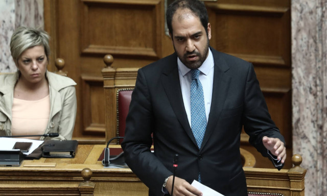 Bills on drivers' licenses, information agency passed by ND; opposition rejects or walks out