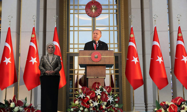 «Είμαστε έτοιμοι να κάνουμε ότι και το '22»: Απειλές Ερντογάν με αναφορά στη Μικρασιατική Καταστροφή