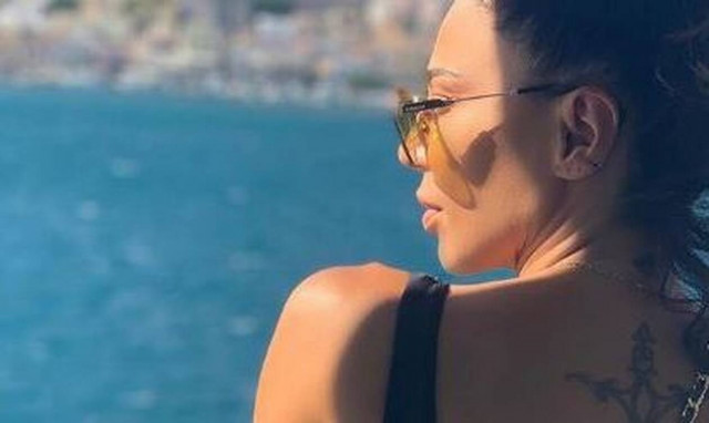 Συγκλονίζει η Κέλλυ Κελεκίδου: «Οι ώρες είναι δύσκολες» (pics)