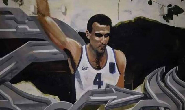 Ντροπή: Βανδάλισαν ξανά το γκράφιτι του Γκάλη - Δεν τους άρεσε ούτε η φανέλα της Εθνικής