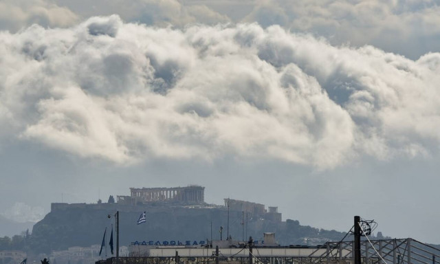 Καιρός: Αλλάζει το σκηνικό τη Δευτέρα (02/09) - Δείτε πού θα βρέξει (χάρτες)