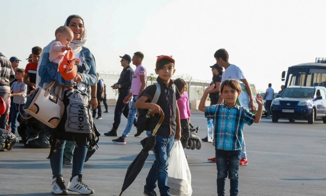 Με 21 λεωφορεία η μεταφορά των πρώτων αιτούντων άσυλο στη Νέα Καβάλα