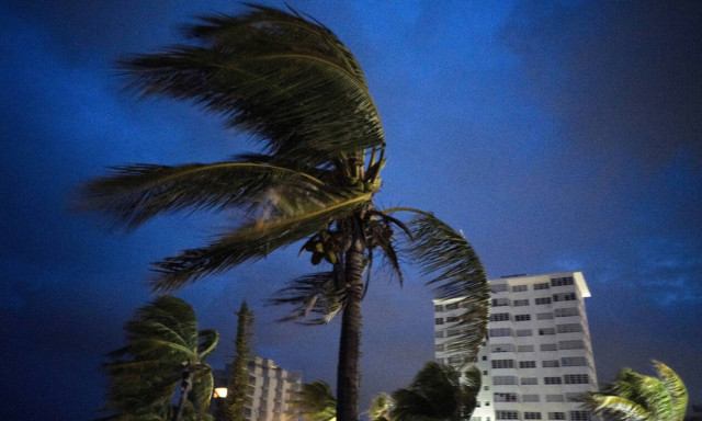 Ο φονικός τυφώνας Ντόριαν «σφυροκοπά» τις Μπαχάμες: Ένα 8χρονο παιδί το πρώτο θύμα του 