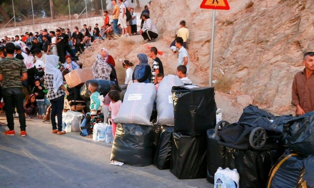 Transfer of 1,500 refugees and migrants from Mytilene underway