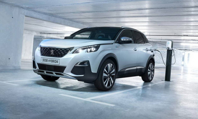 Peugeot 3008 GT Hybrid4: Υβριδικό, τετρακίνητο και με 300 άλογα