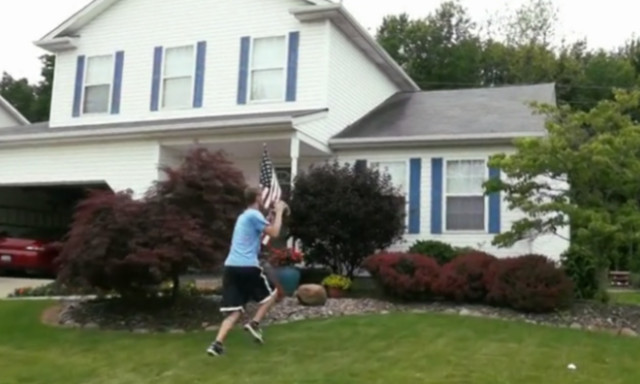 Σταματήστε ΤΩΡΑ ό,τι κάνετε και δείτε τι έκανε! (vid)