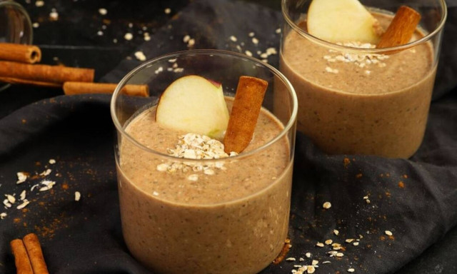 Σήμερα θα φτιάξετε δροσιστικό smoothie με μήλο και βρώμη