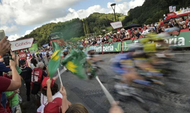 Αγώνας ποδηλασίας αποκάλυψε το ένοχο μυστικό τους – Τι έκρυβαν σε ταράτσα