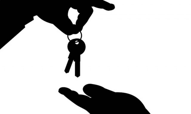  Ξεκινούν σήμερα οι πλειστηριασμοί: Στο «σφυρί» και πάλι τα ακίνητα