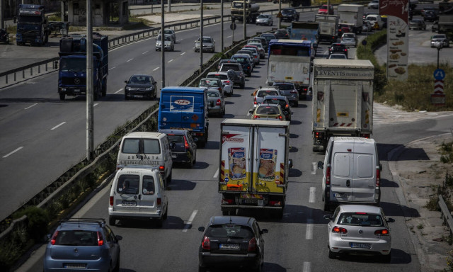 «Κόλαση» οι δρόμοι της Αθήνας - Μποτιλιάρισμα παντού