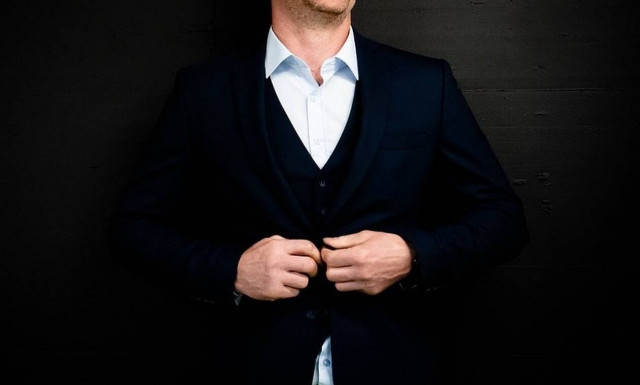 Σάλος με βουλευτή: Τον πήρε ο ύπνος μέσα στη Βουλή (pics)