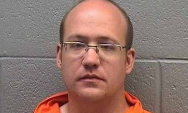 ΣΟΚ: Βίασε 4χρονη σε τουαλέτα εστιατορίου