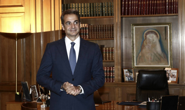 120 δόσεις: «Εκμεταλλευθείτε την ευκαιρία» λέει η κυβέρνηση – Μήνυμα και από Μητσοτάκη