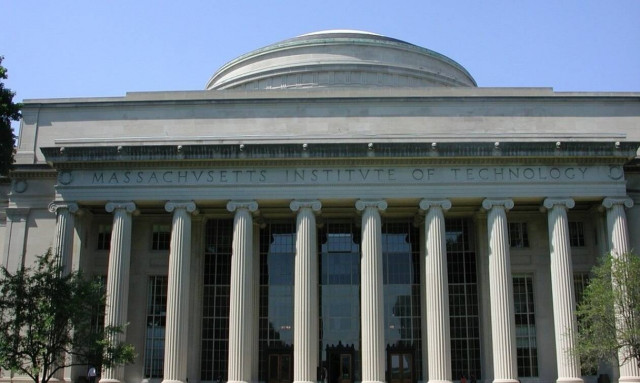 Brexit: Τι θα γίνει με τα δίδακτρα των Ελλήνων που σπουδάζουν στη Βρετανία