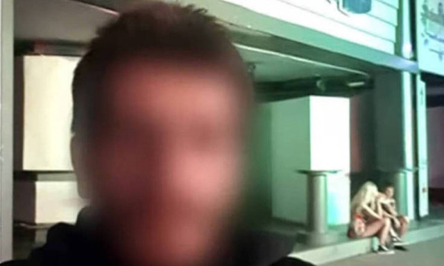 Οι selfies του «βιαστή του Κάβου» στους δρόμους της Κέρκυρας - Ξεσπάνε τα θύματά του