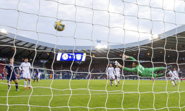 Τσεχία και Ισλανδία σε αγώνες - κλειδιά για την πρόκριση