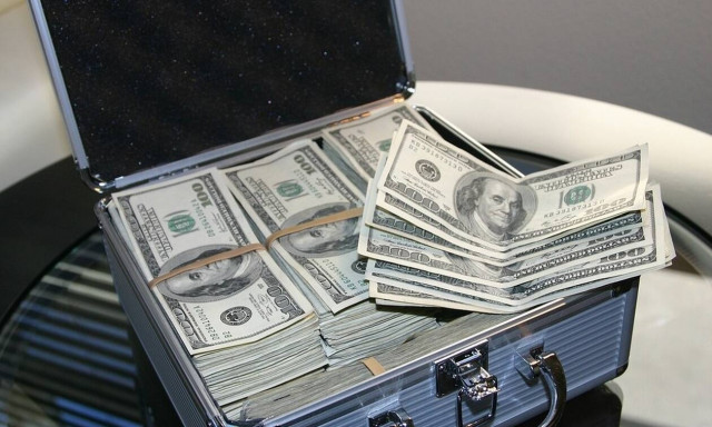 Απίστευτο: Εκατομμυριούχος πληρώνει αδρά όποιον αποπλανήσει την αρραβωνιαστικιά του – Δείτε το λόγο