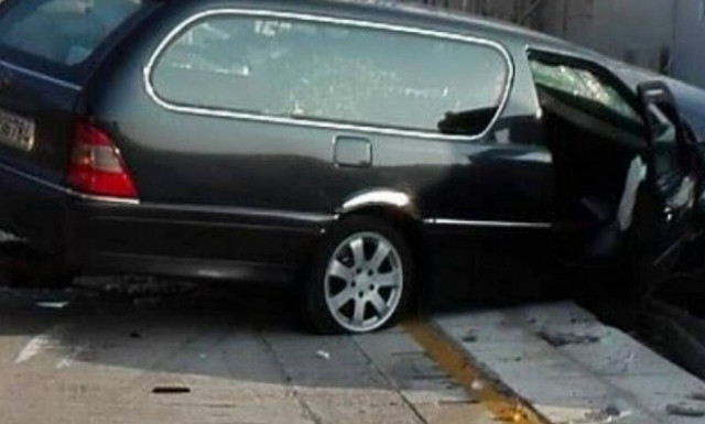 Δεν ξανάγινε: Εταιρεία φτιάχνει φέρετρα σε σχήμα μπύρας, ουίσκι, πλοίων και αεροπλάνων (pιcs)