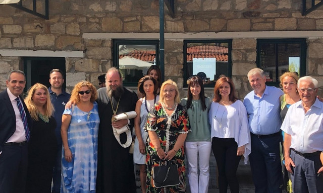 Λουκία Κεφαλογιάννη: Στους αγιασμούς του Ειδικού Σχολείου Πεντέλης και του 2ου Γυμνασίου Κηφισιάς