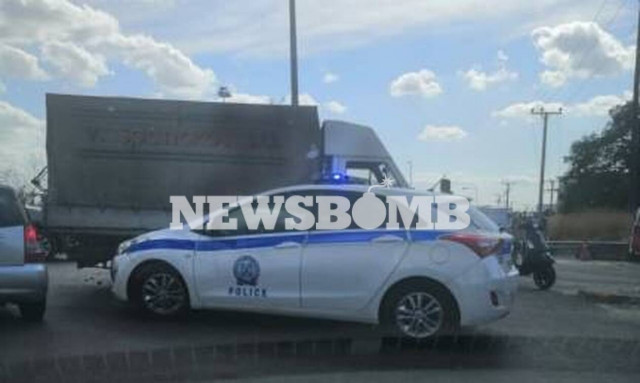 Τροχαίο στο ύψος της Λυκόβρυσης – Μετ’ εμποδίων η κυκλοφορία 