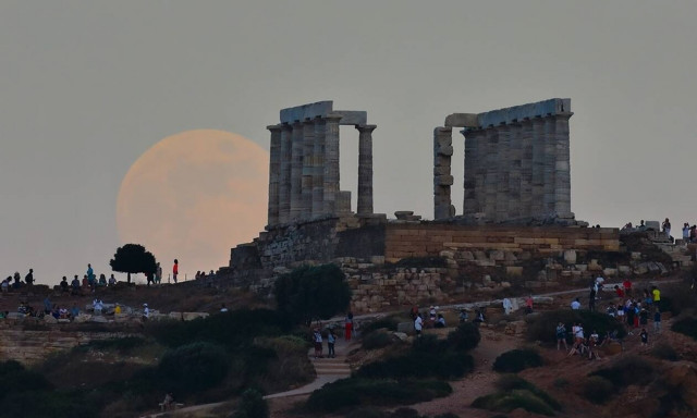 Πανσέληνος Σεπτεμβρίου: Παρασκευή και 13 το ολόγιομο φεγγάρι (pics)