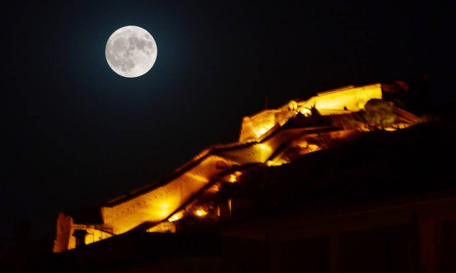 Η πανσέληνος του Σεπτεμβρίου μαγνήτισε τα βλέμματα – Δείτε εντυπωσιακές εικόνες 