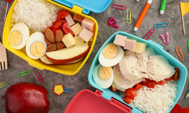 Lunch box με κοτόπουλο και αυγό