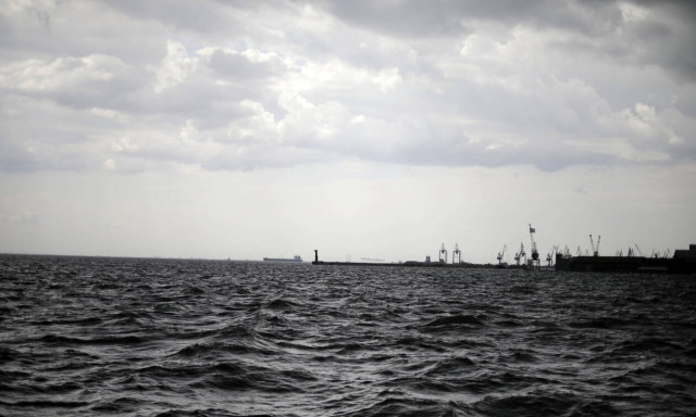 Θεσσαλονίκη: Προσάραξη φορτηγού πλοίου στον Θερμαϊκό Κόλπο