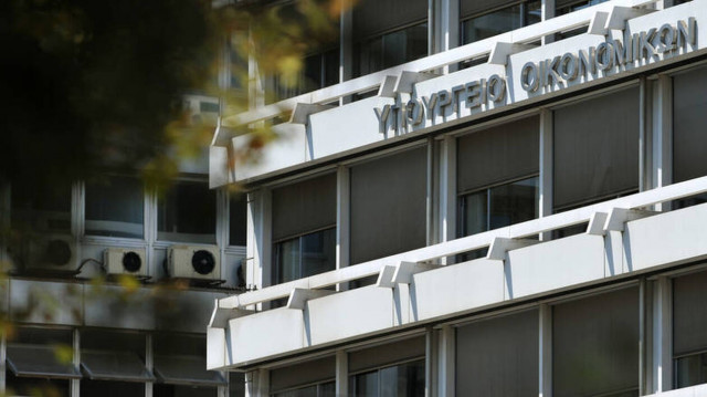 Σας αφορά: Πόσο μειώνονται οι φόροι για νοικοκυριά και επιχειρήσεις το 2020