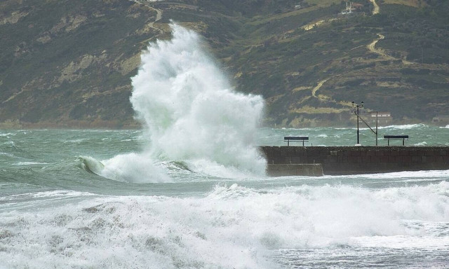 Καιρός: Επιμένουν και σήμερα τα πολλά μποφόρ - Πού θα κυμανθεί η θερμοκρασία (χάρτες)