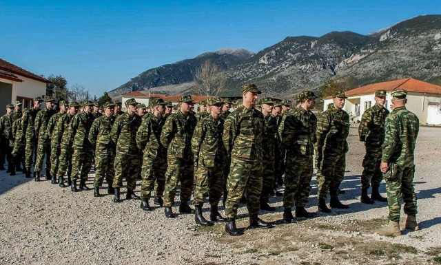 Στρατιωτική θητεία: Θα αυξηθεί τελικά ή όχι; Τι υποστηρίζει η κυβέρνηση 