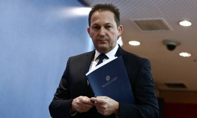 Πέτσας: Ο Τσίπρας έκανε προεκλογική καμπάνια με λεφτά των Ελλήνων, ο Μητσοτάκης τους τα επιστρέφει