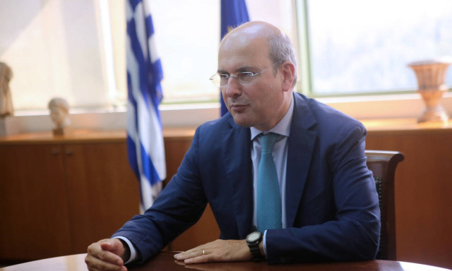 Χατζηδάκης: Κανένας λόγος πανικού για το θέμα των τιμών του πετρελαίου