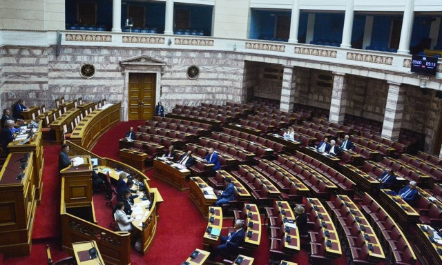 Στη Βουλή η δικογραφία για τη Novartis - Ποια είναι τα επόμενα βήματα 