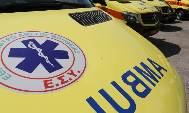 Λαμία: Τροχαίο με δύο τραυματίες (pics)