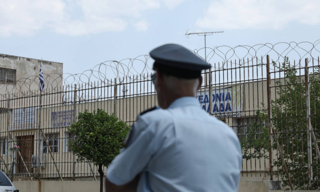 Police raid for drugs, weapons in Korydallos prison