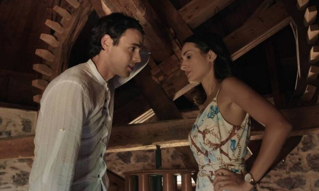 Αστέρια στην άμμο: Η πρόταση γάμου και η ... εκδίκηση 