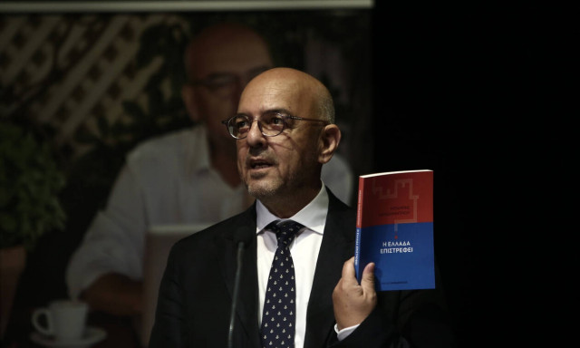 Παπαδημητρίου για το σάλο με το νερό: «Είναι πολιτική σπέκουλα»