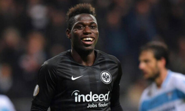 Συνέβη και αυτό! Ποδοσφαιριστής μήνυσε την μητέρα του για κλοπή φανελών!