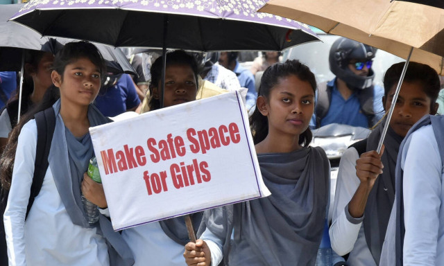 Φρίκη στην Ινδία: Έξι άνδρες βίασαν και σκότωσαν οκτάχρονο κορίτσι