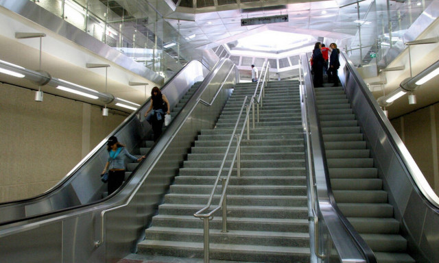 Άγιος Δημήτριος: Άνδρας έπεσε στις γραμμές του Μετρό